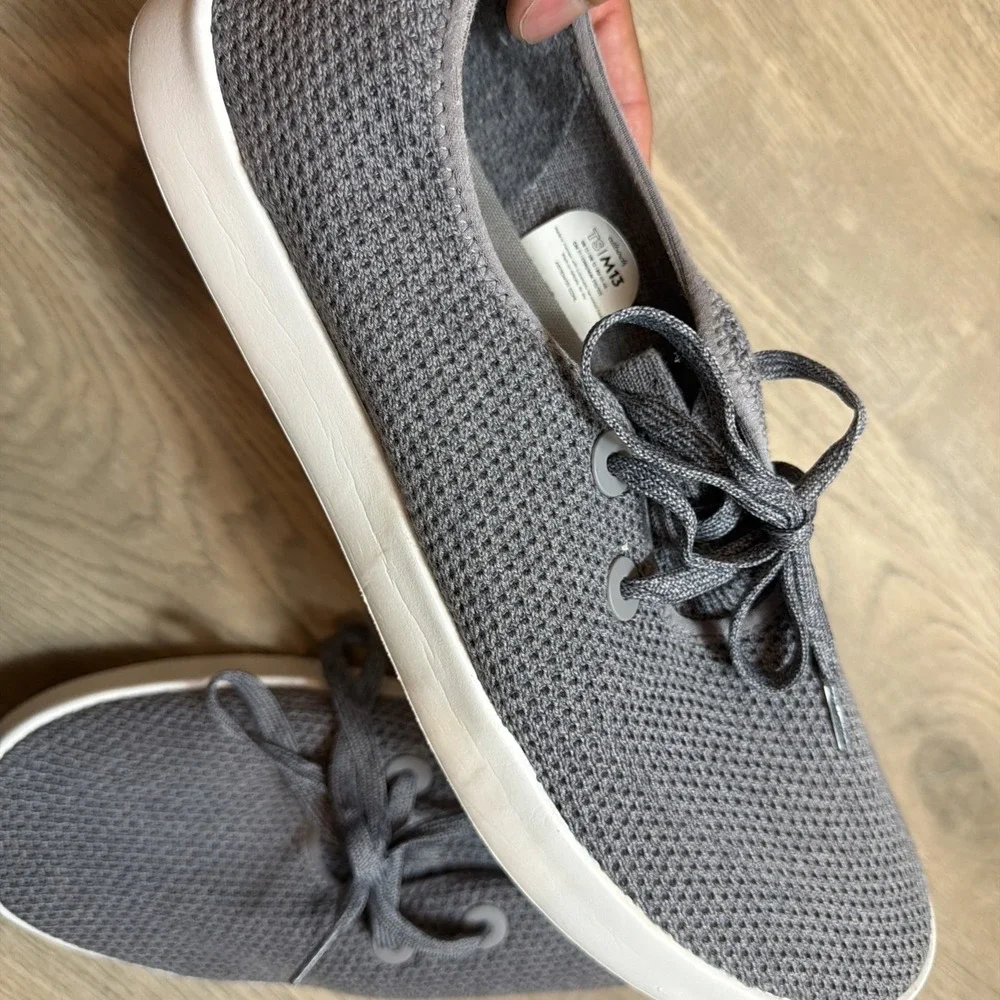 allbirds see picture